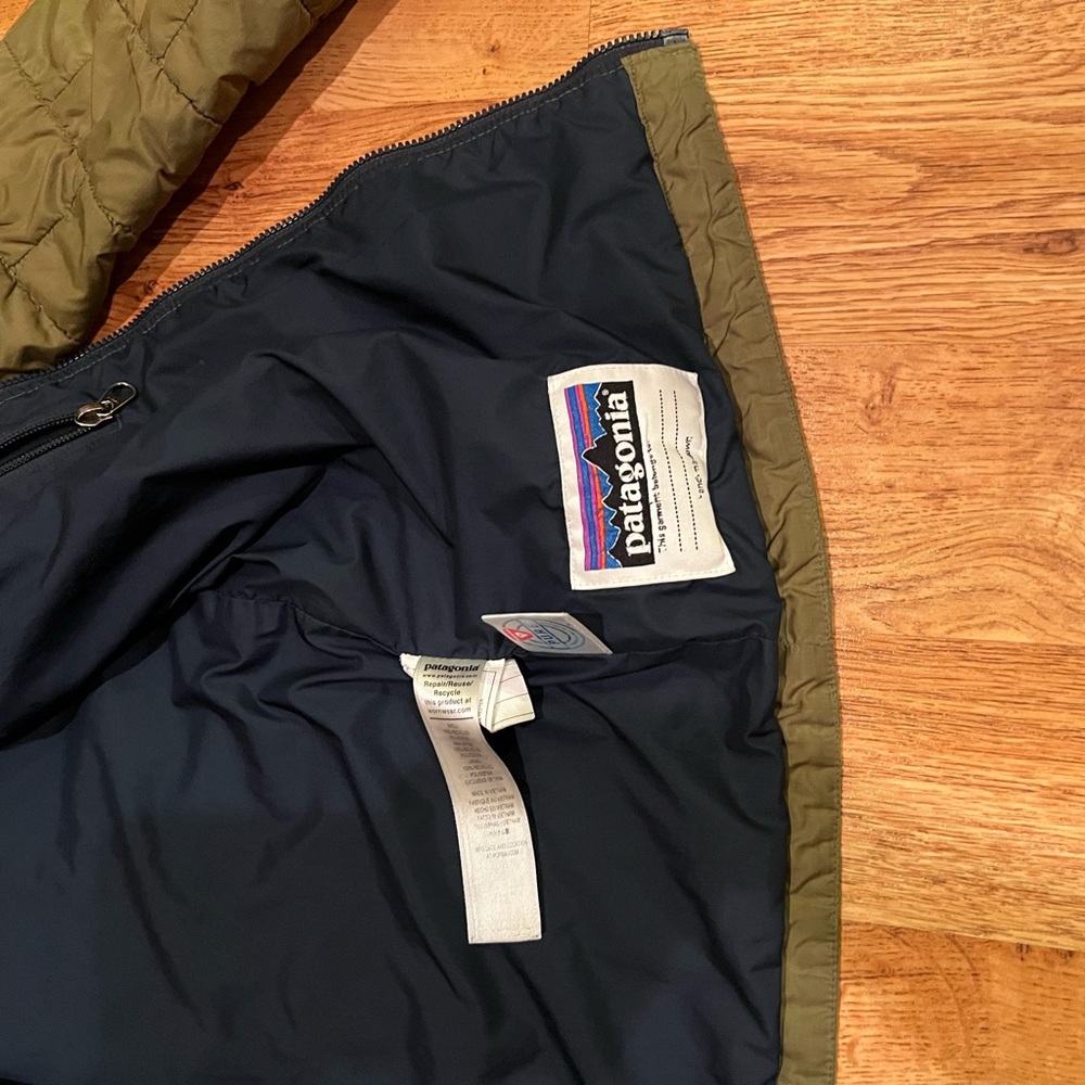 Patagonia Kids Olive Puffer Jacket - Picture 6 of 8